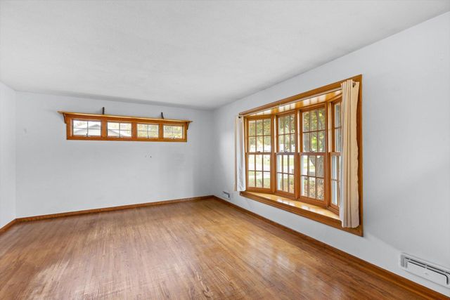 8468 Hyde Avenue S, Cottage Grove, MN 55016