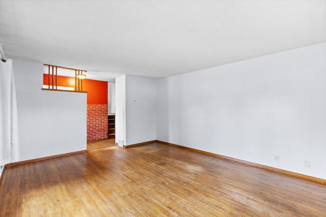 8468 Hyde Avenue S, Cottage Grove, MN 55016