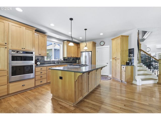 14374 Nw TRIPTON Ct, Beaverton, OR 97006
