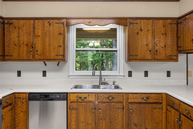 3270 Lake Kathy Road, Tunnel Hill, GA 30755