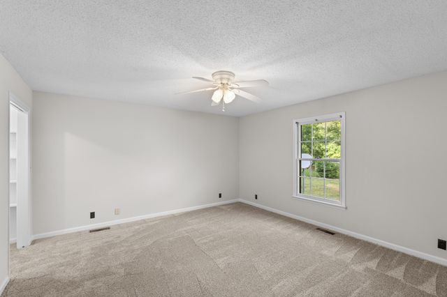3270 Lake Kathy Road, Tunnel Hill, GA 30755