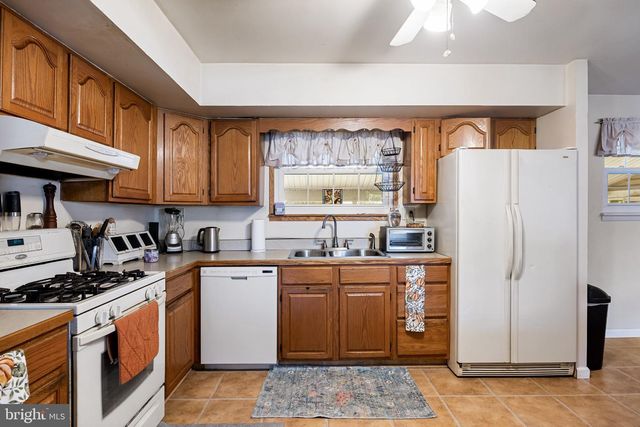 2623 BURNING TREE RD, Pennsauken Twp, NJ 08109