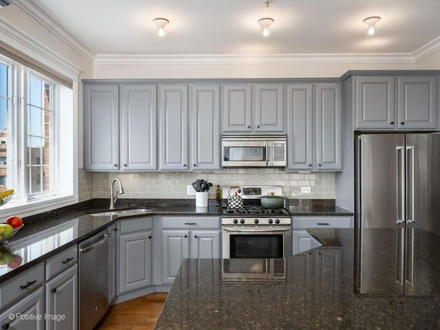 1453 W Irving Park Road 305, Chicago, IL 60613