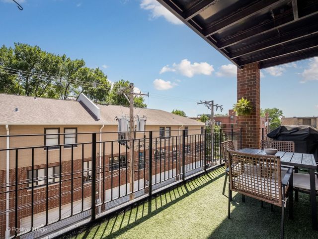 1453 W Irving Park Road 305, Chicago, IL 60613