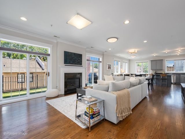1453 W Irving Park Road 305, Chicago, IL 60613