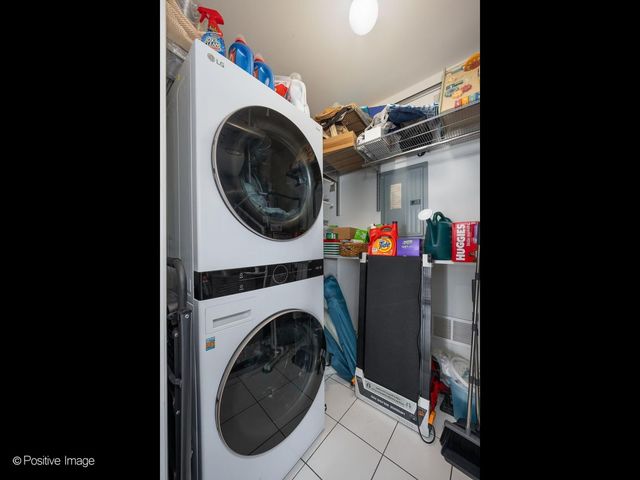 1453 W Irving Park Road 305, Chicago, IL 60613