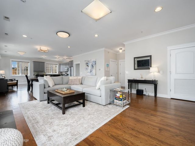 1453 W Irving Park Road 305, Chicago, IL 60613