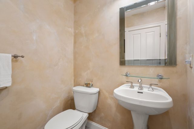 32 Old Framingham Rd 8, Sudbury, MA 01776