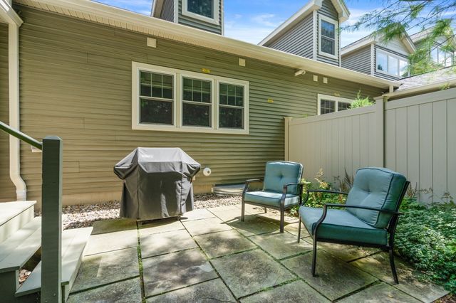 32 Old Framingham Rd 8, Sudbury, MA 01776