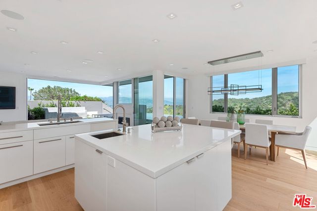 3642 Beverly Ridge Drive, Sherman Oaks, CA 91423