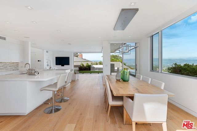 3642 Beverly Ridge Drive, Sherman Oaks, CA 91423