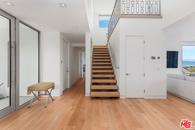 3642 Beverly Ridge Drive, Sherman Oaks, CA 91423