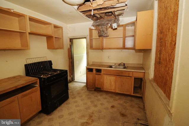 406 W GRANGE AVE, Philadelphia, PA 19120
