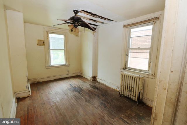 406 W GRANGE AVE, Philadelphia, PA 19120