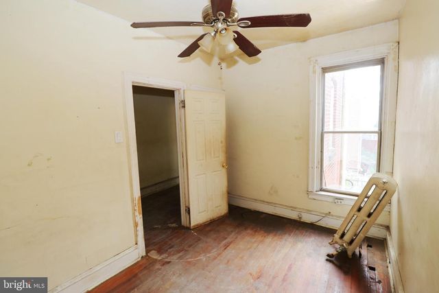 406 W GRANGE AVE, Philadelphia, PA 19120