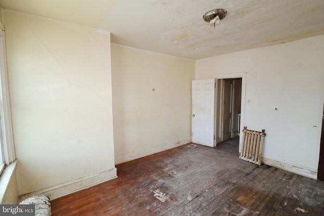 406 W GRANGE AVE, Philadelphia, PA 19120