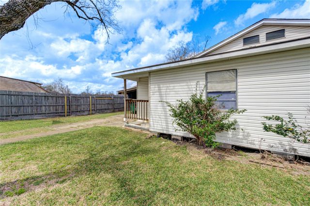 6109 Hertford Street, Houston, TX 77048