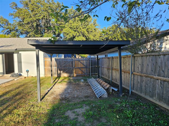 602 Hillcrest Street, Mansfield, TX 76063