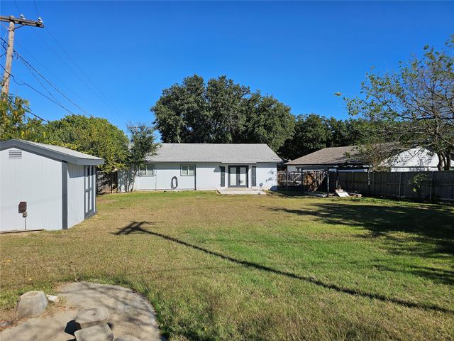 602 Hillcrest Street, Mansfield, TX 76063