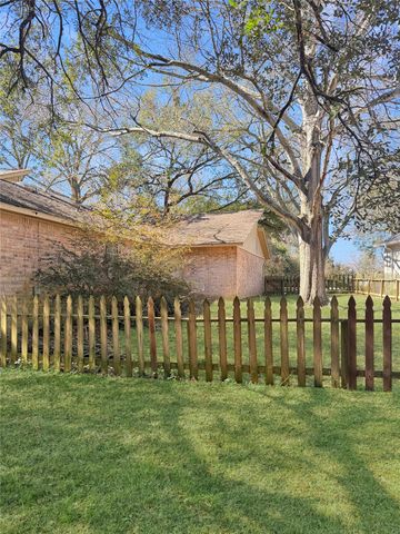 58 April Wind Drive S, Conroe, TX 77356