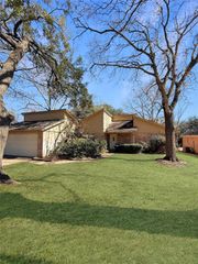 58 April Wind Drive S, Conroe, TX 77356