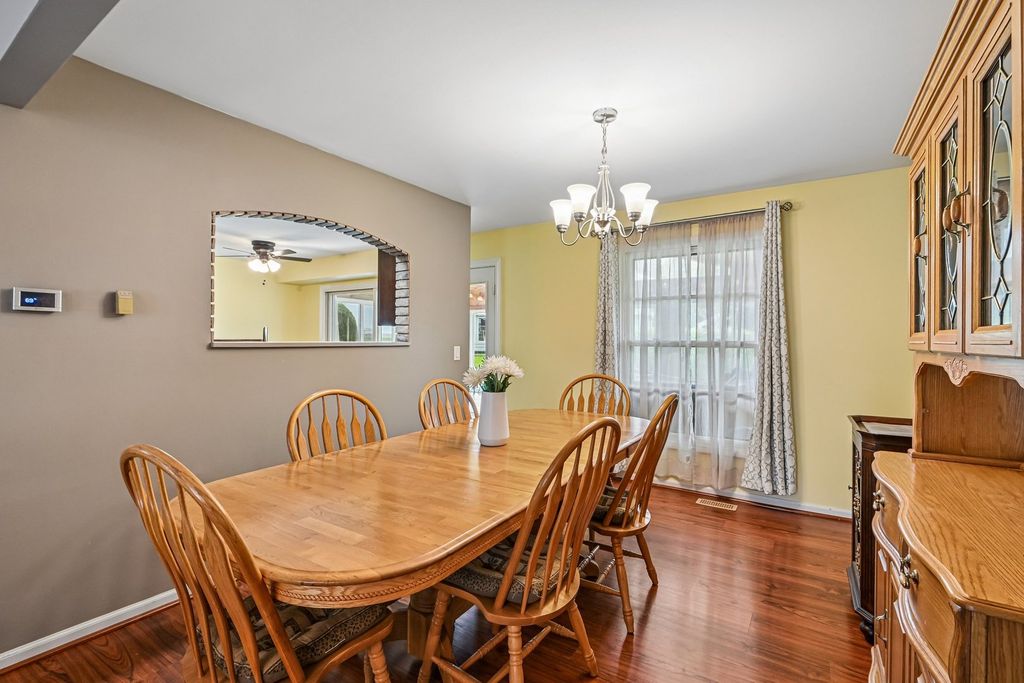 1146 BLACKHAWK Court, Schaumburg, IL 60193 — photo 5