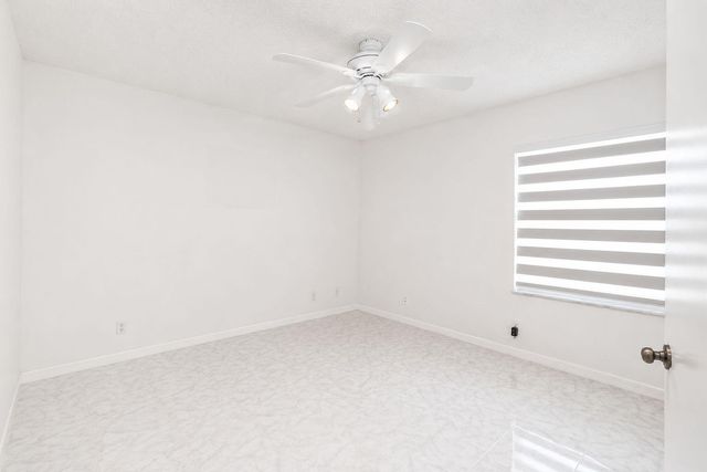 7606 Briar Cliff Circle, Lake Worth, FL 33467