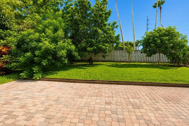 7606 Briar Cliff Circle, Lake Worth, FL 33467