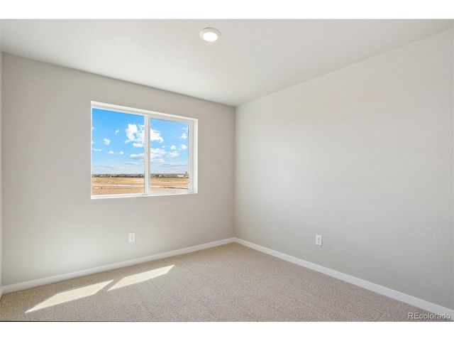 48160 Shetland Dr, Bennett, CO 80102