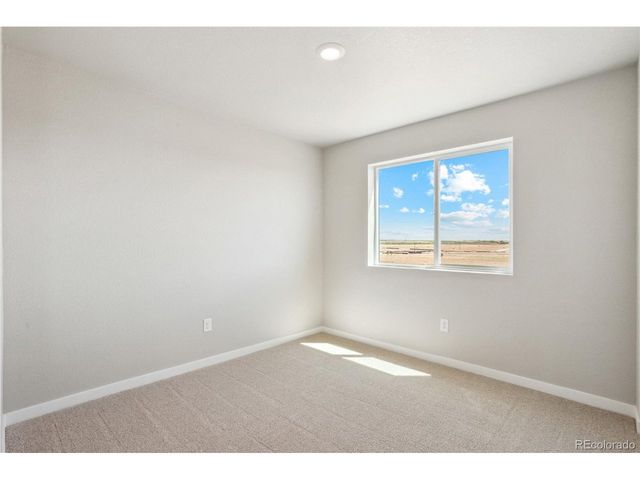 48160 Shetland Dr, Bennett, CO 80102