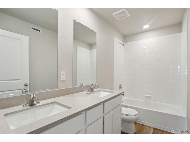 48160 Shetland Dr, Bennett, CO 80102
