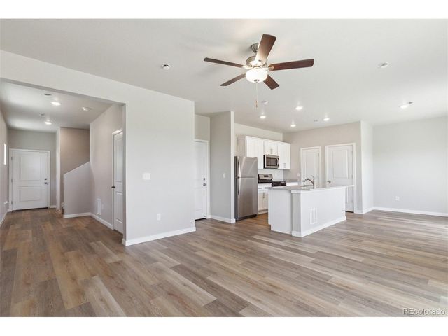 48160 Shetland Dr, Bennett, CO 80102