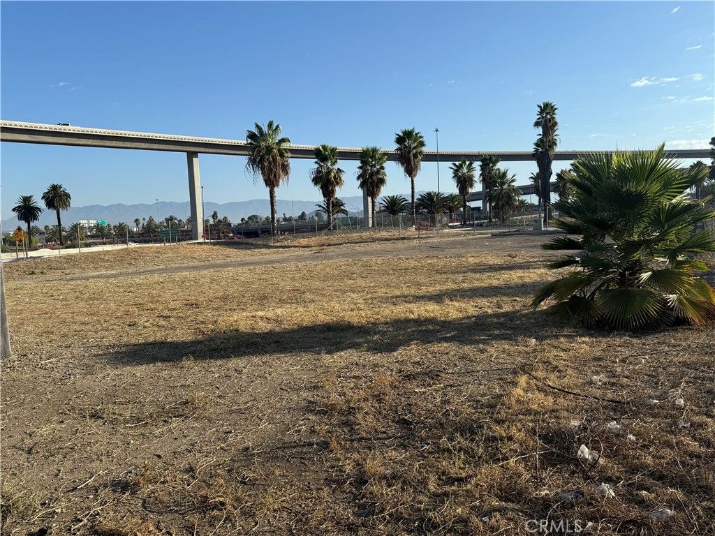 2200 E La Cadena, Riverside, CA 92507