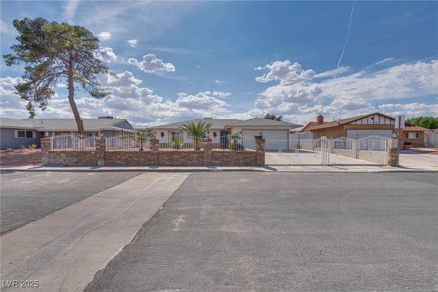 5403 Tamarus Street, Las Vegas, NV 89119