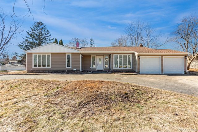 12 Fowler Lane, Mount Sinai, NY 11766