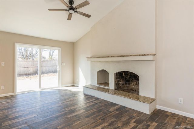 12 Fowler Lane, Mount Sinai, NY 11766