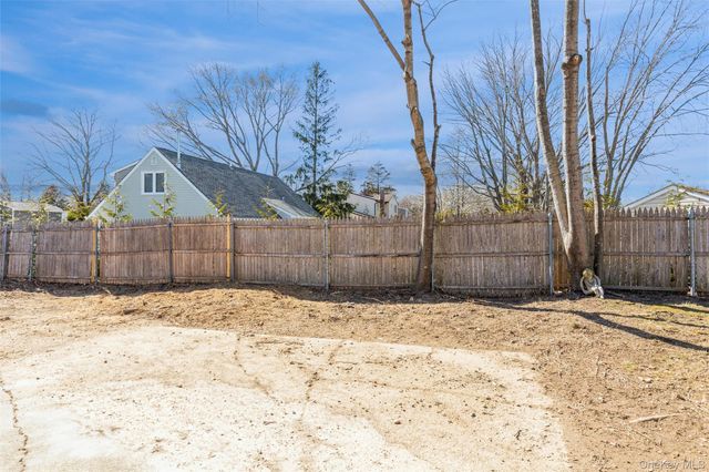 12 Fowler Lane, Mount Sinai, NY 11766