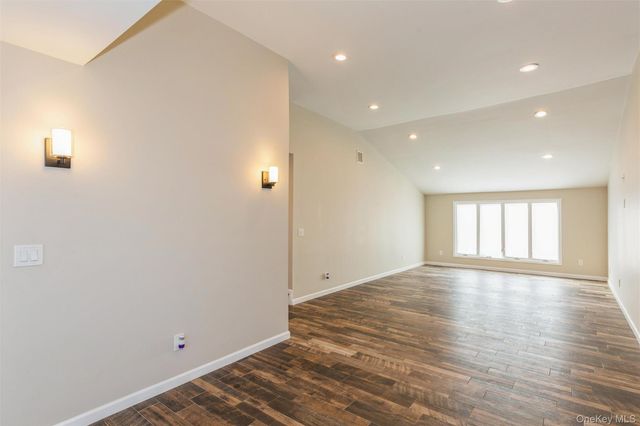 12 Fowler Lane, Mount Sinai, NY 11766