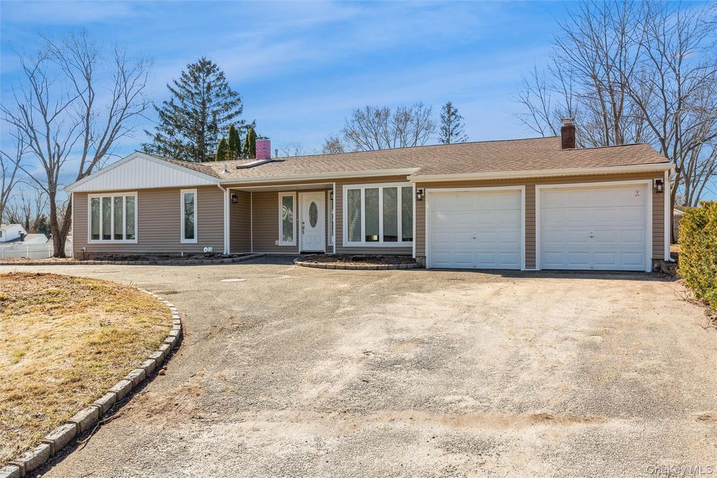 12 Fowler Lane, Mount Sinai, NY 11766