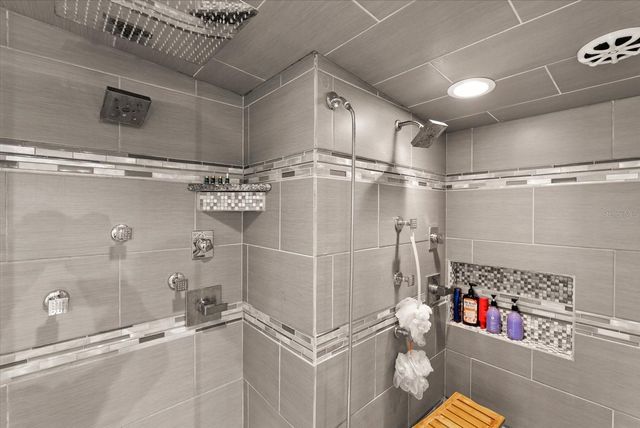 8255 LAKE UNDERHILL ROAD, Orlando, FL 32825