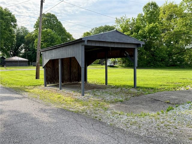 66 Federal Street, Little Hocking, OH 45742