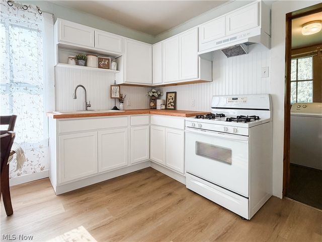 66 Federal Street, Little Hocking, OH 45742
