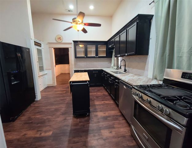 615 W Gandy Street, Denison, TX 75020
