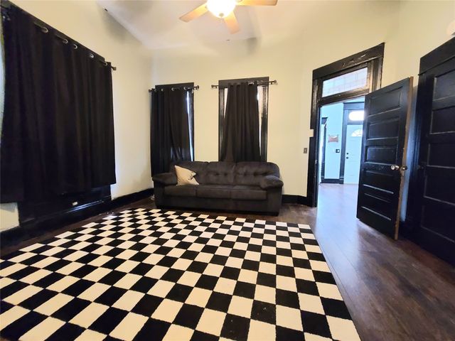 615 W Gandy Street, Denison, TX 75020