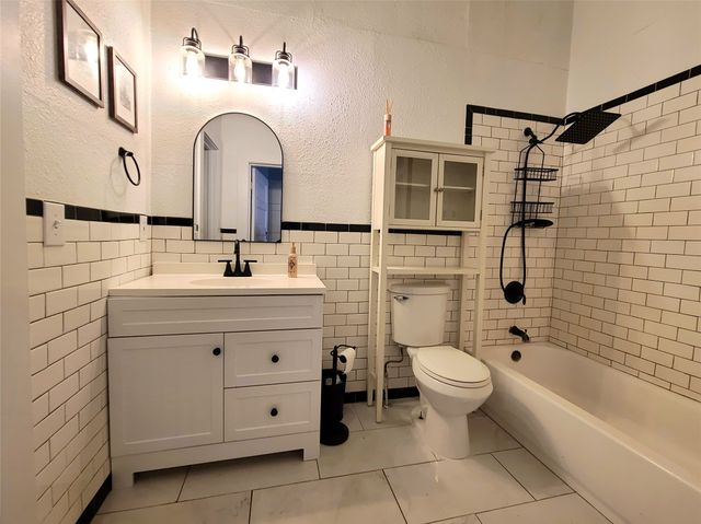 615 W Gandy Street, Denison, TX 75020