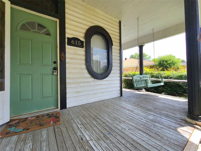 615 W Gandy Street, Denison, TX 75020