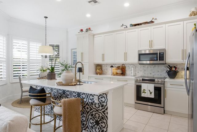 7046 Haviland Circle, Boynton Beach, FL 33437