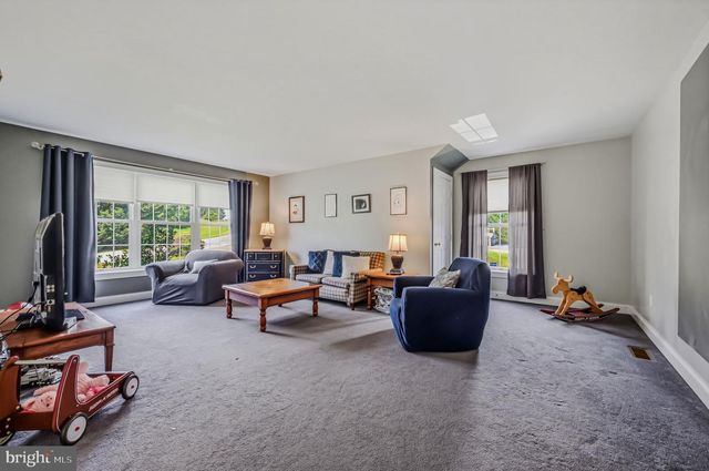 15 BRAMBLE LN, West Grove, PA 19390