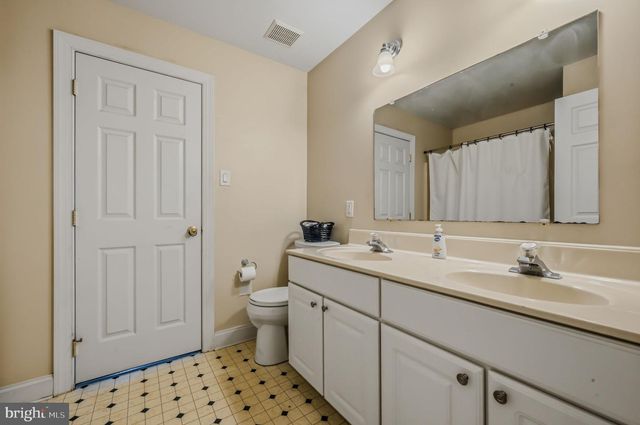 15 BRAMBLE LN, West Grove, PA 19390