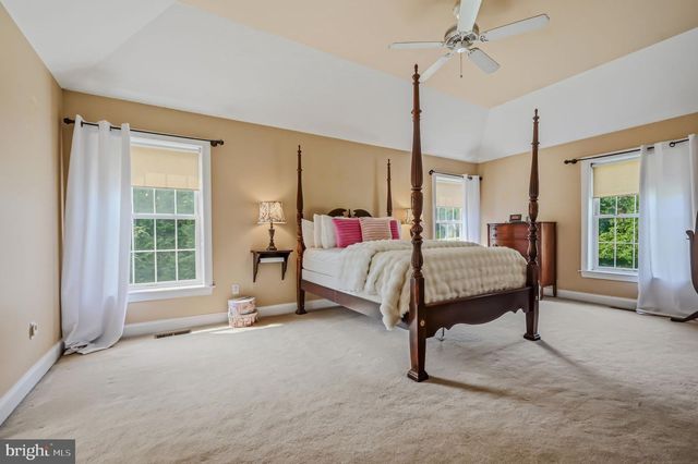 15 BRAMBLE LN, West Grove, PA 19390